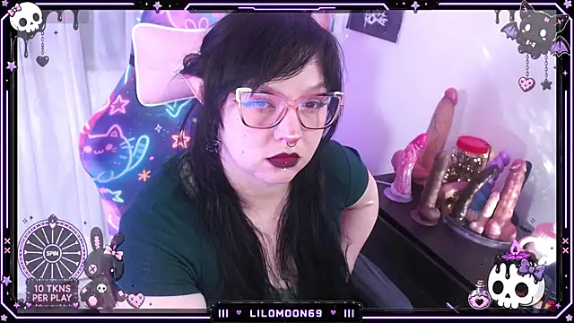 Snapshot of LiloMoon69 chatting on July 9, 7:56 am LiloMoon69 online show from July 9, 7:56 am