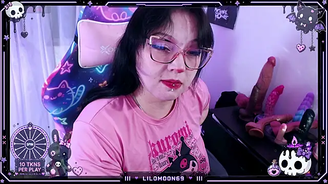Snapshot of LiloMoon69 chatting on July 31, 9:41 am LiloMoon69 online show from July 31, 9:41 am