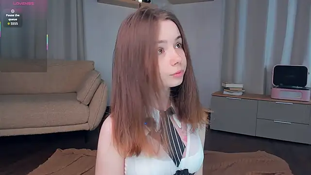 Snapshot of DominikaElis chatting on June 6, 9:19 pm DominikaElis online show from June 6, 9:19 pm
