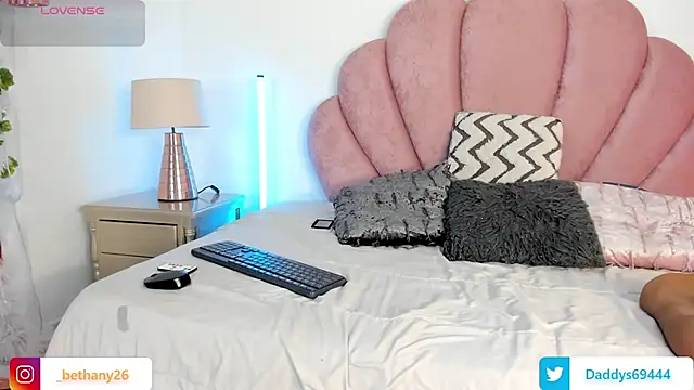 Snapshot of Daddysgirl1_ chatting on November 27, 11:07 pm Daddysgirl1 online show from November 27, 11:07 pm