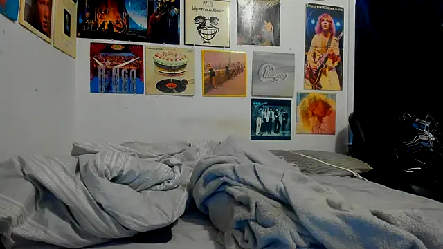 cloudyystar666 online show from December 5, 2:36 pm