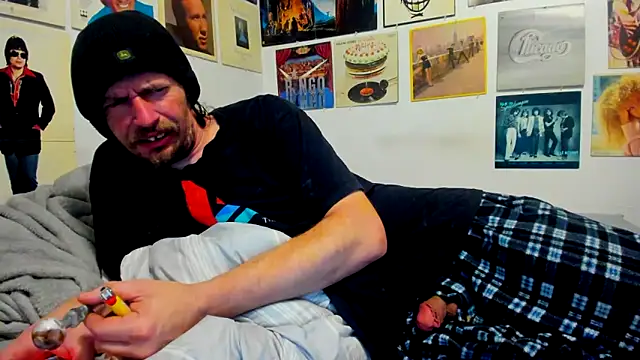 cloudyystar666 online show from December 15, 9:13 am