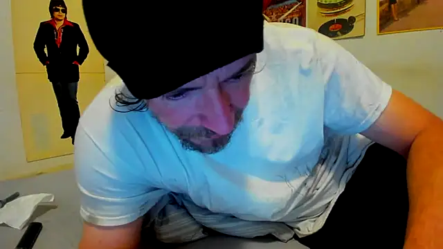 cloudyystar666 online show from December 16, 8:19 am