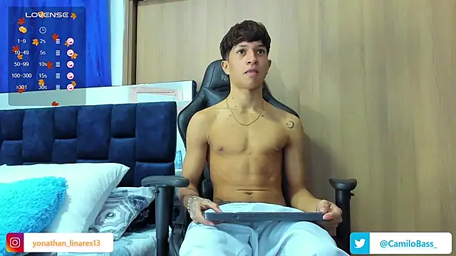 Snapshot of _CamiloBass chatting on February 7, 12:31 am  CamiloBass online show from February 7, 12:31 am