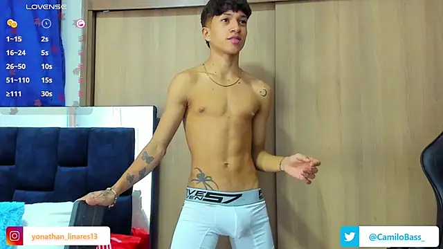Snapshot of _CamiloBass chatting on March 16, 10:42 pm  CamiloBass online show from March 16, 10:42 pm