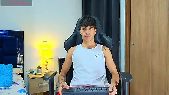  CamiloBass online show from May 12, 12:52 am