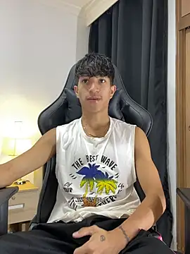  CamiloBass online show from May 14, 7:09 pm