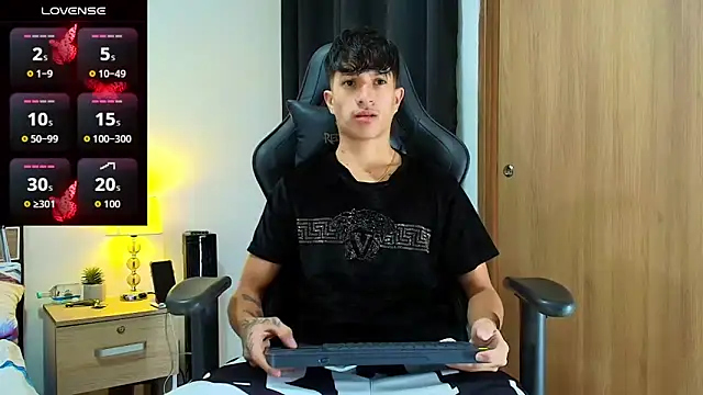  CamiloBass online show from May 19, 12:49 am