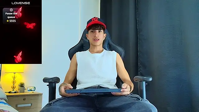  CamiloBass online show from June 5, 1:45 am