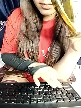 sexylaya2 online show from May 1, 3:11 am