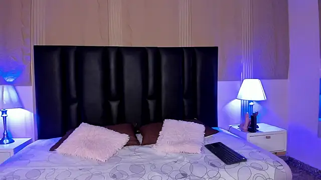 Snapshot of Milf_meli chatting on December 3, 7:12 pm Milf meli online show from December 3, 7:12 pm