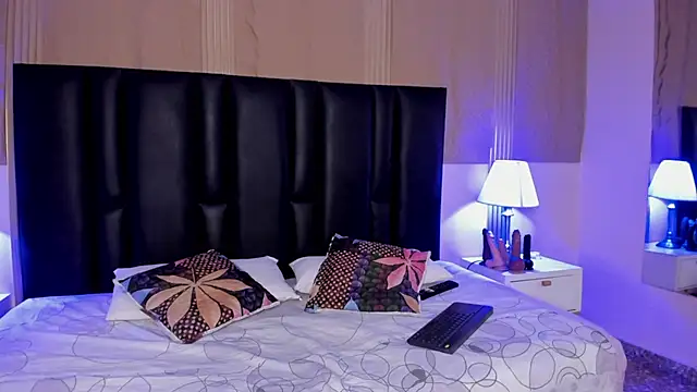 Snapshot of Milf_meli chatting on December 15, 3:11 am Milf meli online show from December 15, 3:11 am