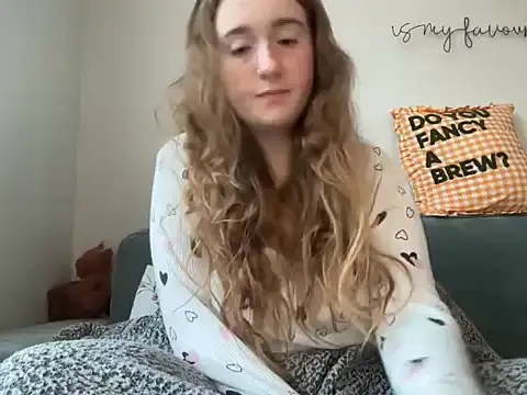 Snapshot of lilsbabyxo chatting on October 25, 7:05 am lilsbabyxo online show from October 25, 7:05 am