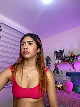 Snapshot of soy_sarah_ chatting on February 8, 9:46 am soy sarah online show from February 8, 9:46 am