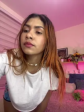 Snapshot of soy_sarah_ chatting on February 11, 10:37 am soy sarah online show from February 11, 10:37 am