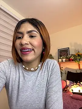 Snapshot of soy_sarah_ chatting on February 12, 8:38 am soy sarah online show from February 12, 8:38 am