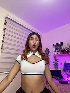 Snapshot of soy_sarah_ chatting on February 20, 2:24 pm soy sarah online show from February 20, 2:24 pm