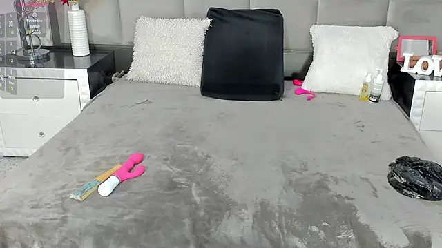 OliviaBurning online show from March 4, 7:22 pm