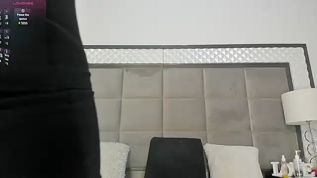 OliviaBurning online show from March 6, 7:32 pm