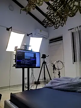 OliviaBurning online show from September 13, 11:32 am