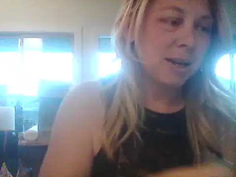 Snapshot of burrkitty chatting on October 9, 12:19 am burrkitty online show from October 9, 12:19 am