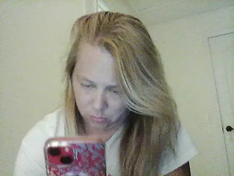 Snapshot of burrkitty chatting on November 28, 2:03 am burrkitty online show from November 28, 2:03 am