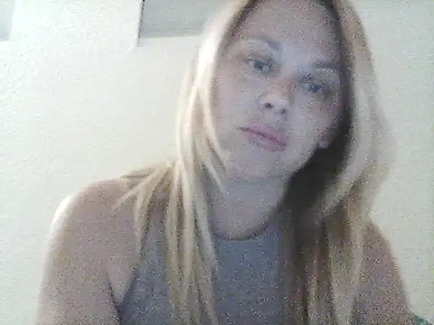 Snapshot of burrkitty chatting on December 3, 4:42 am burrkitty online show from December 3, 4:42 am