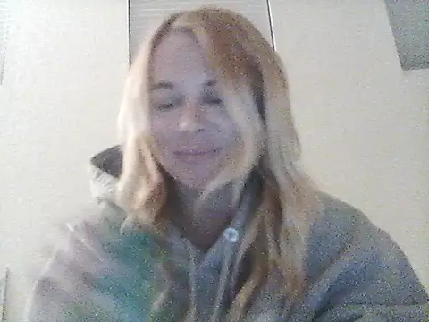 Snapshot of burrkitty chatting on December 16, 5:56 am burrkitty online show from December 16, 5:56 am