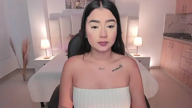 amelie jhons online show from October 4, 7:23 pm