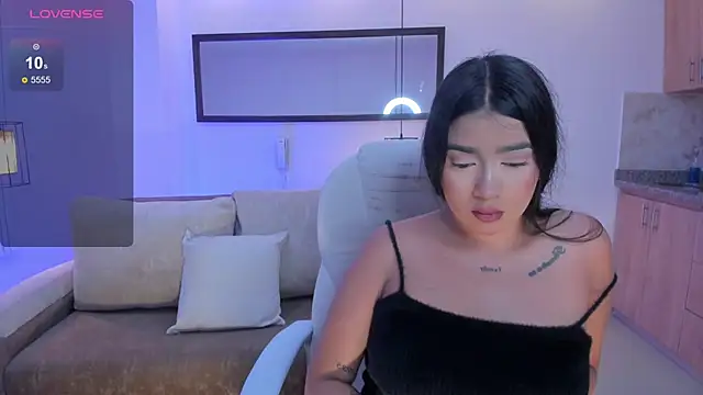 Snapshot of amelie_jhons chatting on July 28, 2:18 am amelie jhons online show from July 28, 2:18 am