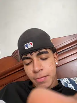 JoanG10 online show from December 5, 4:58 pm