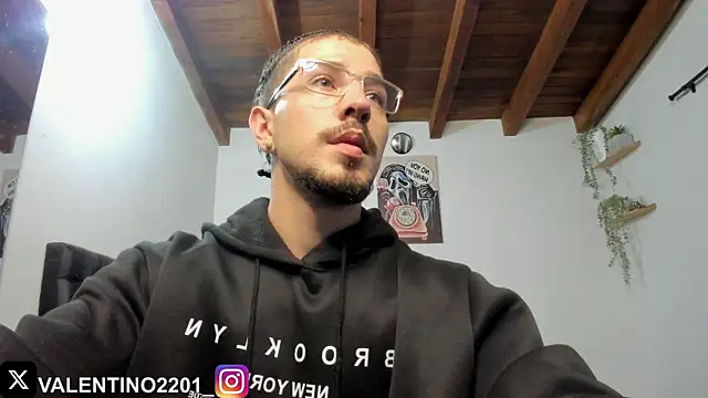 Valentino Xander online show from November 11, 1:49 am