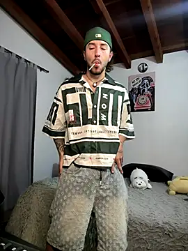 Valentino Xander online show from December 3, 1:24 am