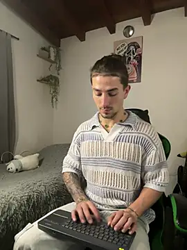 Snapshot of Valentino_Xander chatting on February 2, 3:27 am Valentino Xander online show from February 2, 3:27 am