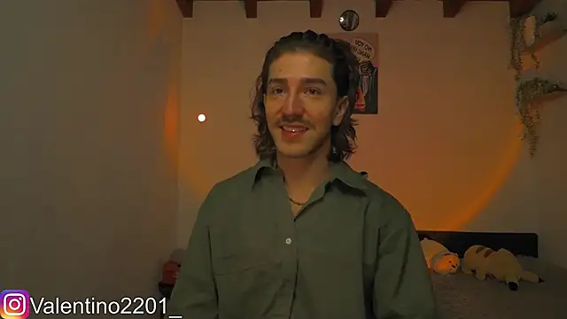 Snapshot of Valentino_Xander chatting on March 26, 3:23 am Valentino Xander online show from March 26, 3:23 am