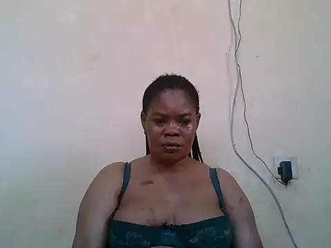 Snapshot of ANALQUEEN4 chatting on December 4, 6:55 am ANALQUEEN4 online show from December 4, 6:55 am