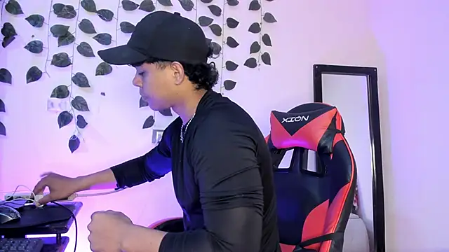 johan beley  online show from November 30, 9:08 pm