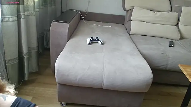 Snapshot of MilaaMilaa chatting on November 1, 2:35 am MilaaMilaa online show from November 1, 2:35 am