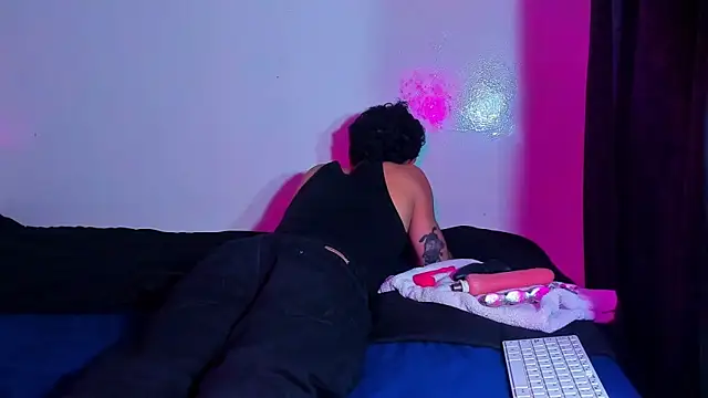 Piggy Eddy online show from February 26, 2:21 am