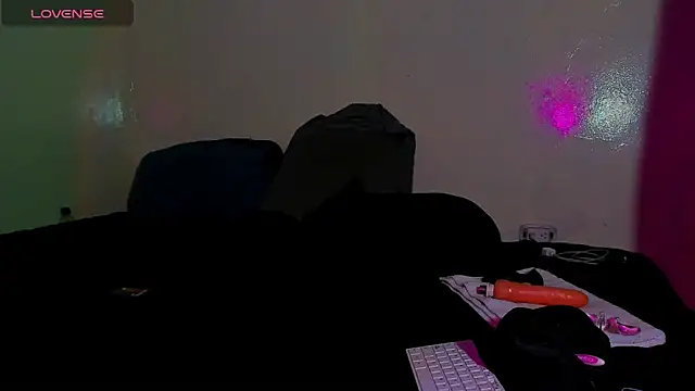 Piggy Eddy online show from March 15, 12:49 am