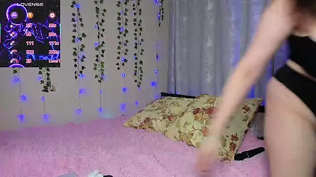 Alice   Rose online show from November 20, 7:13 pm