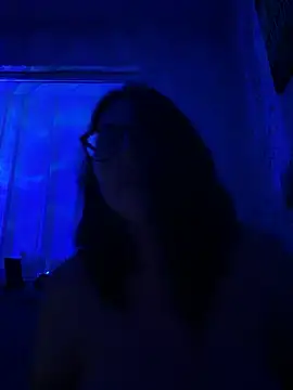Snapshot of Alice___Rose chatting on July 10, 9:28 pm Alice Rose online show from July 10, 9:28 pm