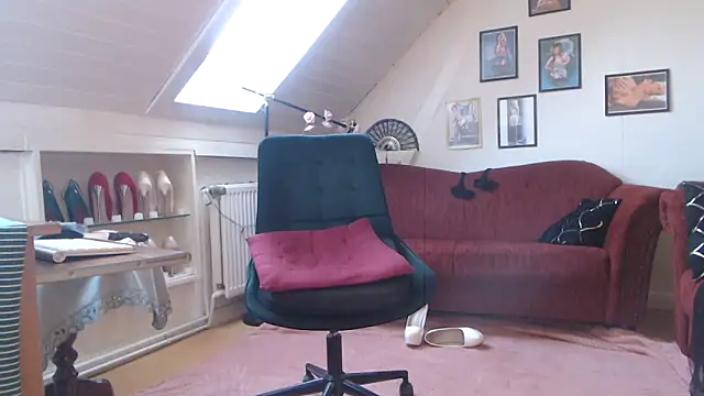 GinaBlonde online show from March 4, 7:51 am