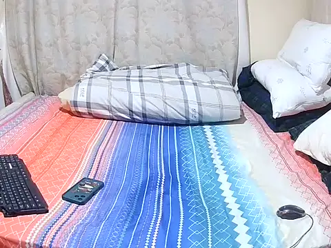 Snapshot of slender_sweet chatting on June 14, 2:09 am slender sweet online show from June 14, 2:09 am