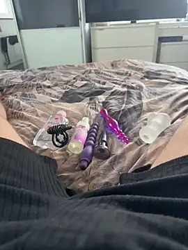 MarriedManBigCock online show from April 15, 11:06 am