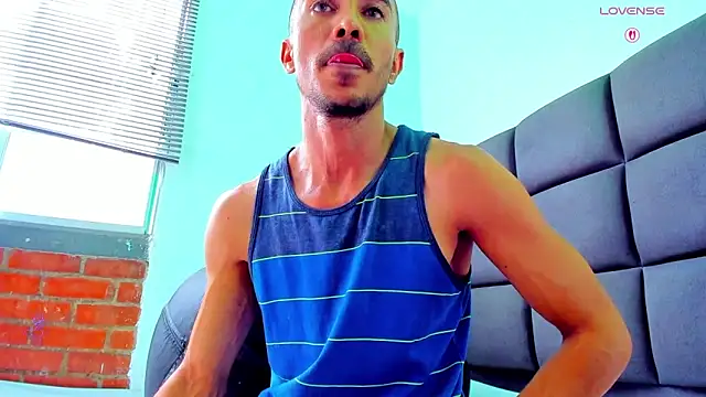 Snapshot of steven_hott8 chatting on March 29, 4:29 pm steven hott8 online show from March 29, 4:29 pm