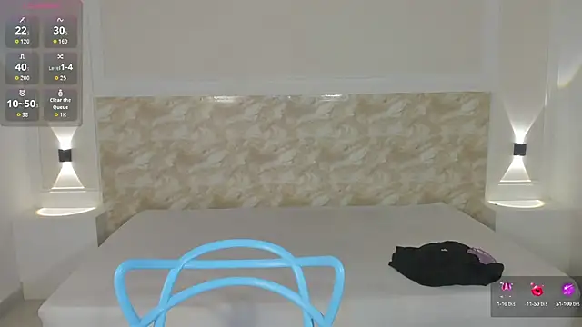 Snapshot of AliceRoss0 chatting on September 23, 10:35 pm AliceRoss0 online show from September 23, 10:35 pm