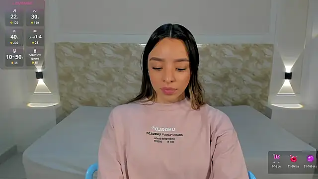 Snapshot of AliceRoss0 chatting on October 17, 8:22 pm AliceRoss0 online show from October 17, 8:22 pm