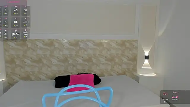 Snapshot of AliceRoss0 chatting on October 24, 8:16 pm AliceRoss0 online show from October 24, 8:16 pm