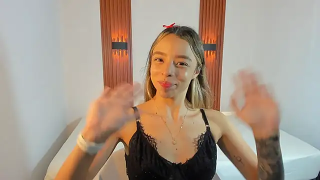 Snapshot of AliceRoss0 chatting on November 29, 8:12 pm AliceRoss0 online show from November 29, 8:12 pm